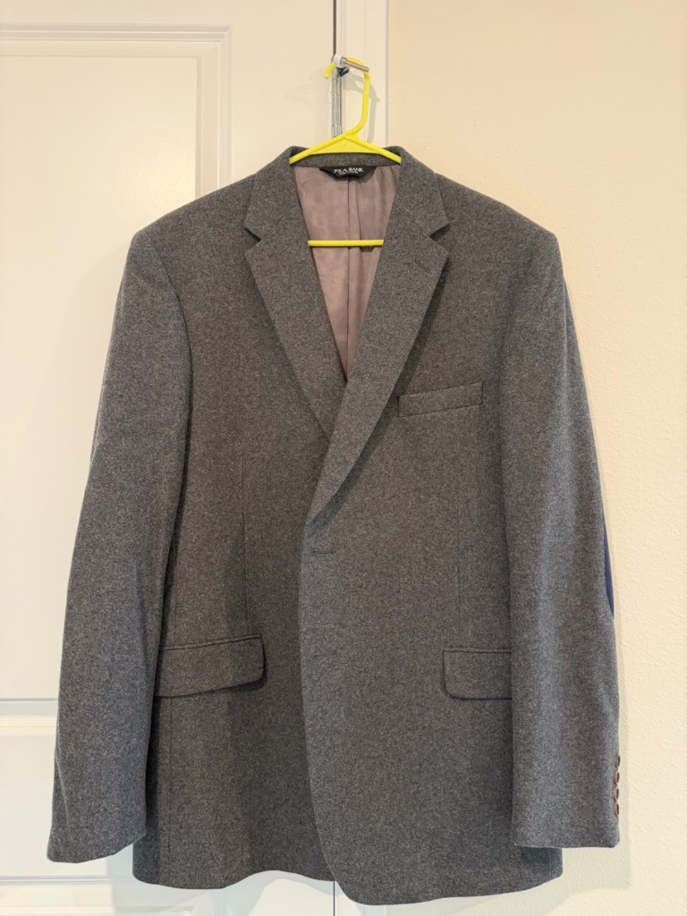 Jos A Bank Blazer Mens 48L
Gray 100% Wool Tailored Fit
Blue Elbow Patch Jacket